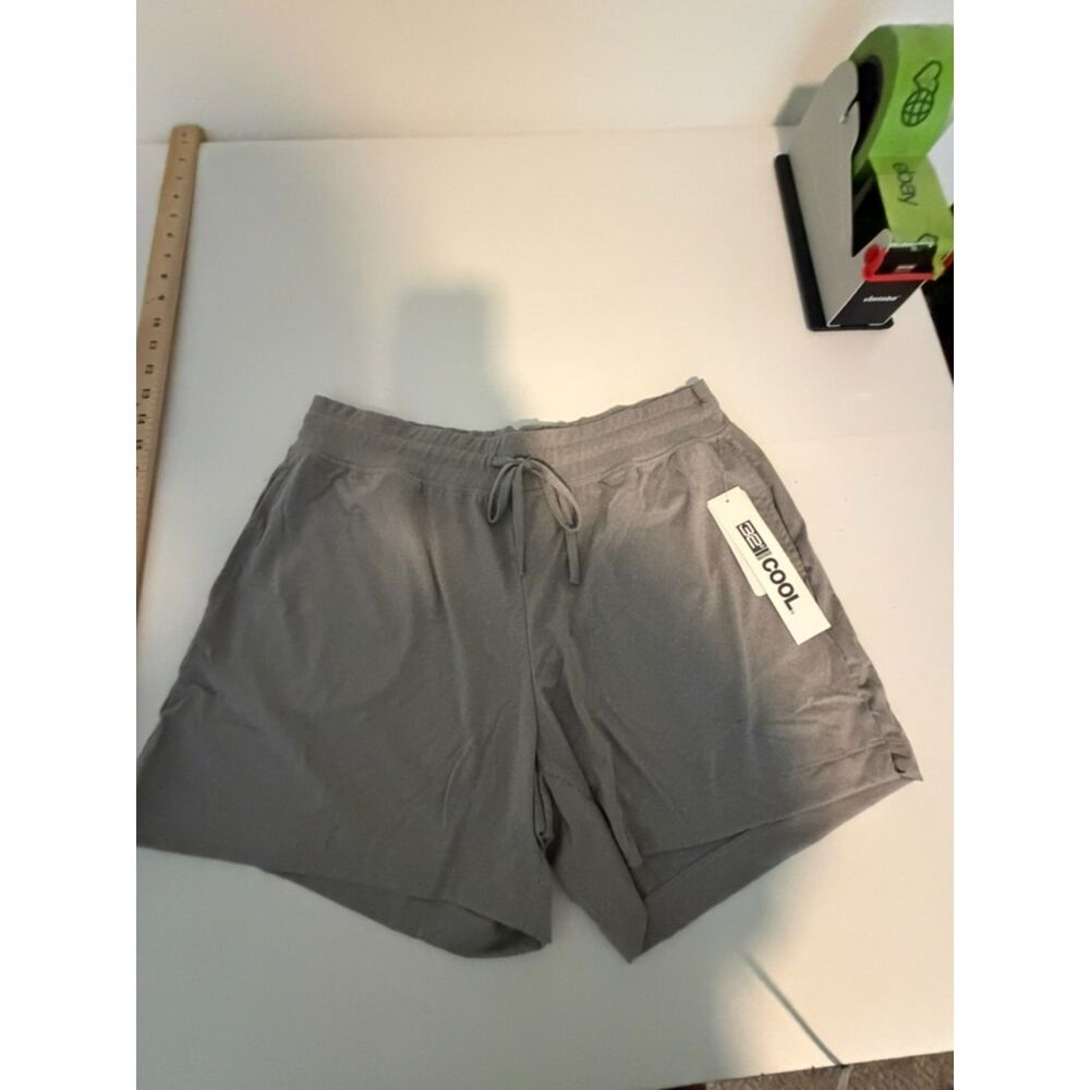 32 Degrees Dri fit short gray Size MED